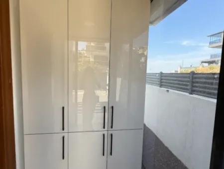 Sea View, Pool, Corner Detached Villa In Seferihisar Akarca Elmastaş