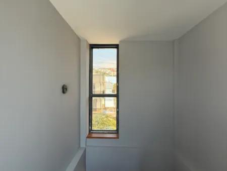 Sea View, Pool, Corner Detached Villa In Seferihisar Akarca Elmastaş