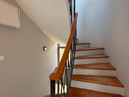 Sea View, Pool, Corner Detached Villa In Seferihisar Akarca Elmastaş