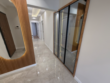 3 1 Fully Renovated Mezzanine Spacious Flat In The 2Nd Building On İnönü Street