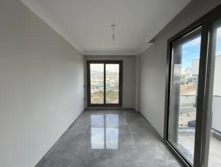 Villa With Garden Within Walking Distance To The Sea In Seferihisar Akarca