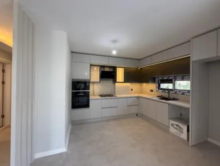 Centrally Location Villa For Sale In Seferihisar Çolakibrahimbey Neighborhood