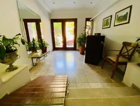 250 M² Prestigious Workplace For Rent On Alsancak Vasif Çinar Boulevard