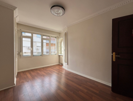 Alsancak Vasıf Çınarda Corner 2 1 6Th Floor Well-Kept Flat For Rent