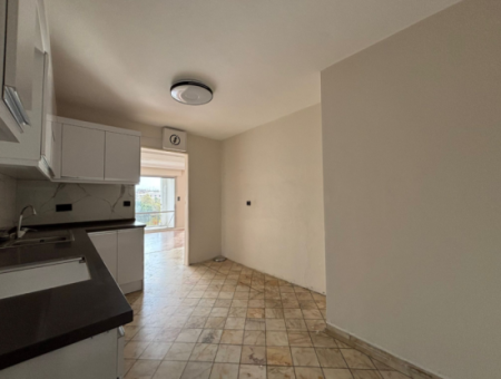 Alsancak Vasıf Çınarda Corner 2 1 6Th Floor Well-Kept Flat For Rent