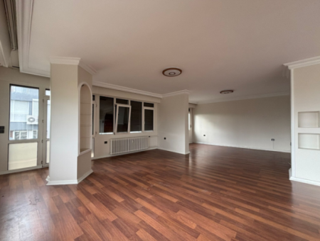 Alsancak Vasıf Çınarda Corner 2 1 6Th Floor Well-Kept Flat For Rent