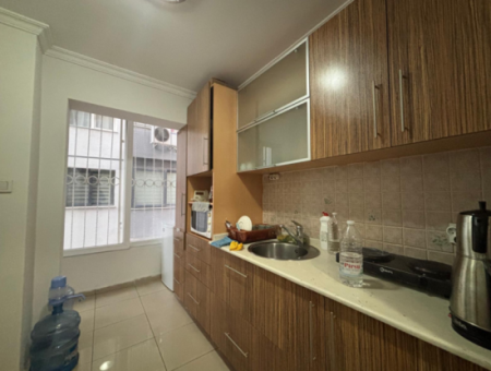 Alsancak Poet Eşrefte 1.Floor 3 1 Flat For Sale With Signboard!