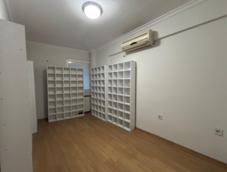 Alsancak Poet Eşrefte 1.Floor 3 1 Flat For Sale With Signboard!