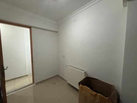 Alsancak Poet Eşrefte 1.Floor 3 1 Flat For Sale With Signboard!