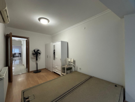 Alsancak Poet Eşrefte 1.Floor 3 1 Flat For Sale With Signboard!