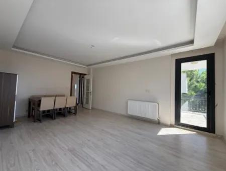 2 1 Flats For Sale On The Most Popular Street Of Seferihisar, Free Of Charge And Suitable For Credit