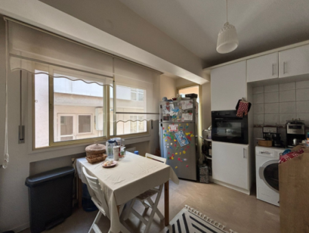 Flat For Sale With Parking Lot In 3Rd Floor 3 1 Genç Building On Alsancak Dutlu Street!