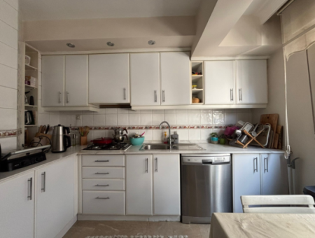 Flat For Sale With Parking Lot In 3Rd Floor 3 1 Genç Building On Alsancak Dutlu Street!