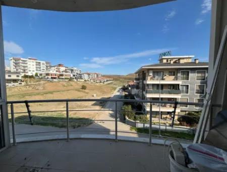 Flat For Rent With Green Area Façade On Seferihisar İzmir Street