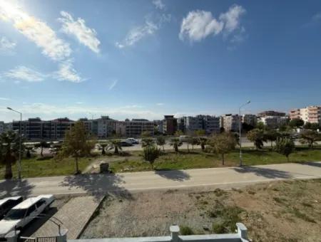 Flat For Rent With Green Area Façade On Seferihisar İzmir Street