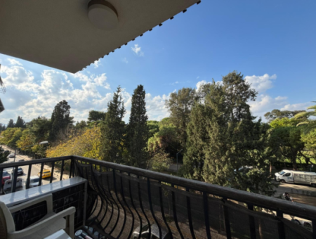 Alsancak Fair Front, Combi Boiler Well-Maintained 2 1 Furnished Flat For Rent!