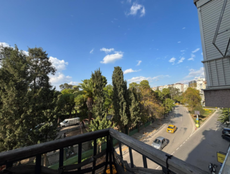Alsancak Fair Front, Combi Boiler Well-Maintained 2 1 Furnished Flat For Rent!