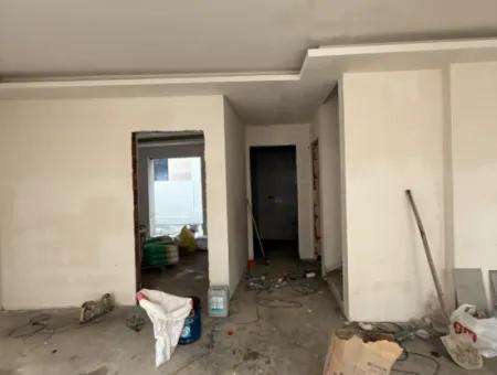 Detached Duplex Villa With Terrace And Courtyard In The City Center In Seferihisar Hidirlik