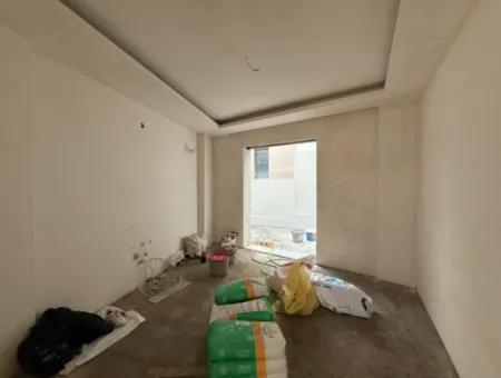 Detached Duplex Villa With Terrace And Courtyard In The City Center In Seferihisar Hidirlik