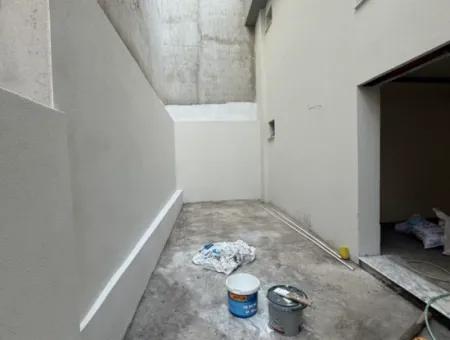 Detached Duplex Villa With Terrace And Courtyard In The City Center In Seferihisar Hidirlik