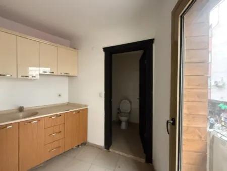 Office / Workplace For Rent In Seferihisar City Center – Marketplace Entrance