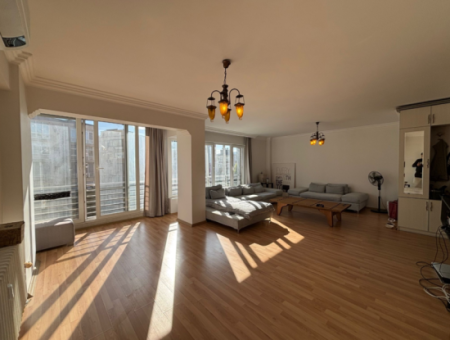 4Th Floor Well-Maintained Flat For Rent With 3 1 Parking Lot In Alsancak Poet Eşref!