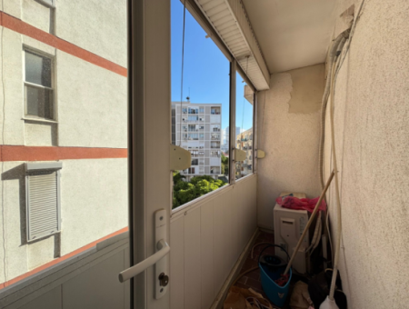 4Th Floor Well-Maintained Flat For Rent With 3 1 Parking Lot In Alsancak Poet Eşref!