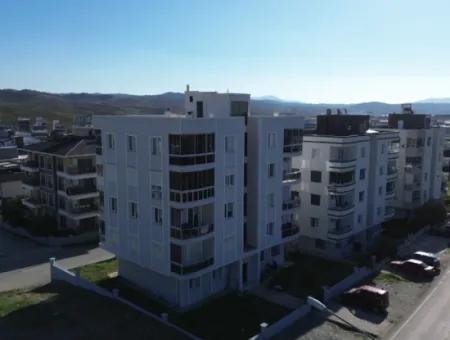 Seferihisar Izmir Street With Green Area Façade • For Sale 3 1 Flat