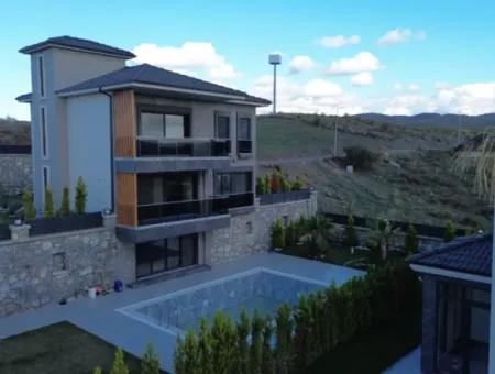 Seferihisar Bahçeşehir – Luxury Villa With Private Life Concept