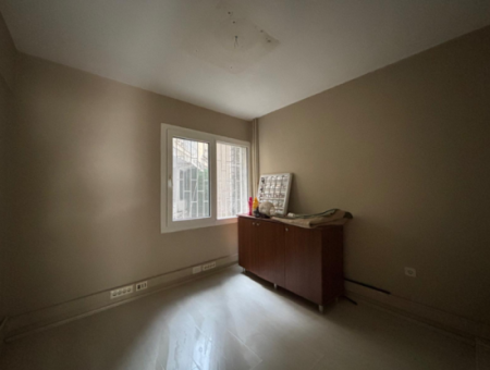 Apartment For Rent Near Alsancak Mosque 1St Floor 2 1 Air Conditioned Apartment With Elevator!