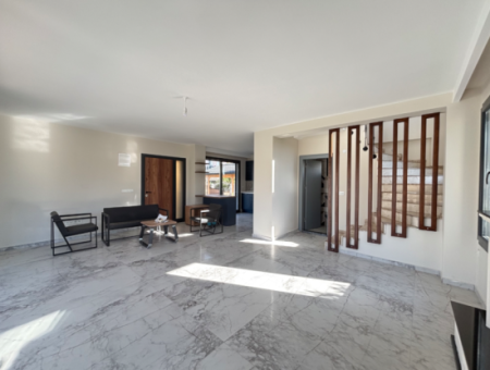 3 Rooms 1 Living Room Detached Villa With Pool In Sigacik For Sale