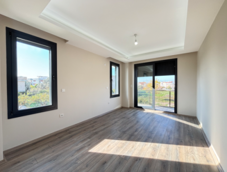 3 Rooms 1 Living Room Detached Villa With Pool In Sigacik For Sale