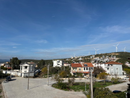 3 Rooms 1 Living Room Detached Villa With Pool In Sigacik For Sale