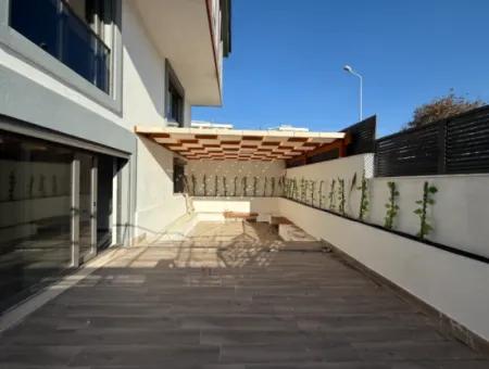 Corner Parcel 4 2 Luxury Villa In Seferihisar Gözsüzler!
