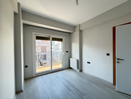 2 1 Flats For Sale With Balcony In Seferihisar Camikebir Neighborhood