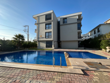 Seferihisar Camikebir – Luxury Flat In A Site With Pool On Gözsüzler Street