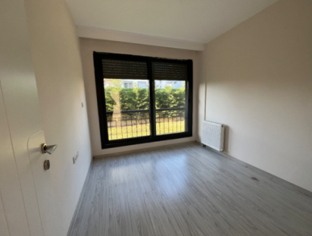 Seferihisar Camikebir – Luxury Flat In A Site With Pool On Gözsüzler Street