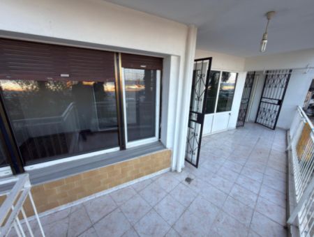 3 1 Middle Floor Mansion Flat With Large Balcony In Küçükyali