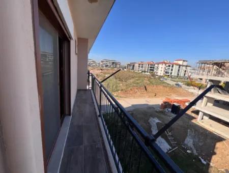 3 1 Spacious Flat In Seferihisar Camikebir