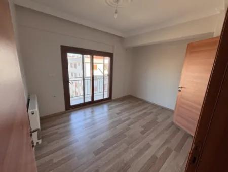 3 1 Spacious Flat In Seferihisar Camikebir