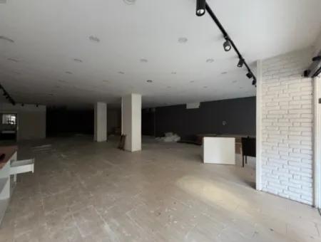 350 M² Shop For Rent With Glass Showcase On Seferihisar Main Street