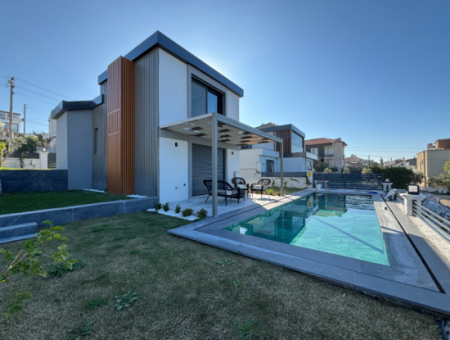 Lebiderya Detached Villa For Sale In Seferihisar Akarca