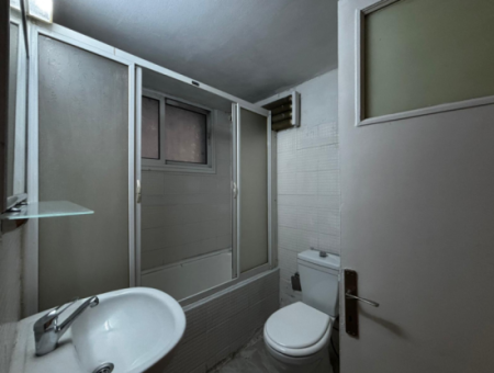 Alsancak Poet Eşrefte 1.Kat 3 1 Renovated Workplace / Flat For Rent!