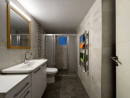 Near Alsancak Fair 2 1 1St Floor Combi Flat For Rent Without Cost!