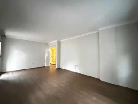 Near Alsancak Fair 2 1 1St Floor Combi Flat For Rent Without Cost!