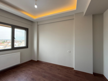 Modern And Spacious 2 1 Flats In Central Location