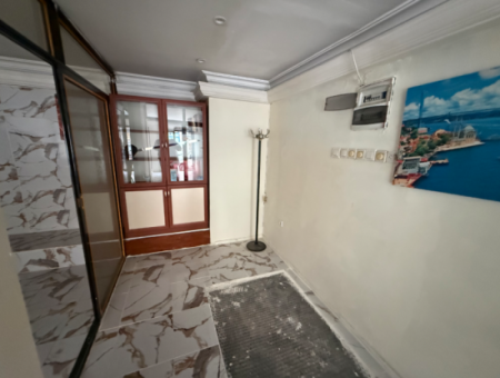 55 M2 Coupon Shop On Mithatpaşa Street Opposite The Historical Elevator