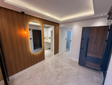 Balçova Ata Street Entrance Fully Renovated Spacious Flat With Elevator