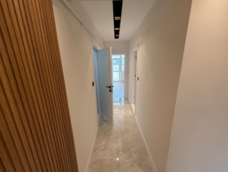 Balçova Ata Street Entrance Fully Renovated Spacious Flat With Elevator