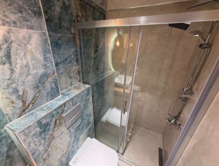 Balçova Ata Street Entrance Fully Renovated Spacious Flat With Elevator